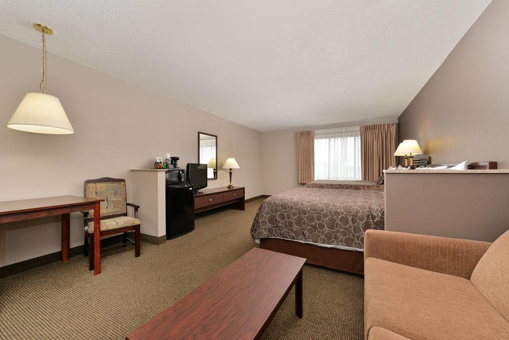 Kelly Inn 13Th Avenue Фарго Экстерьер фото