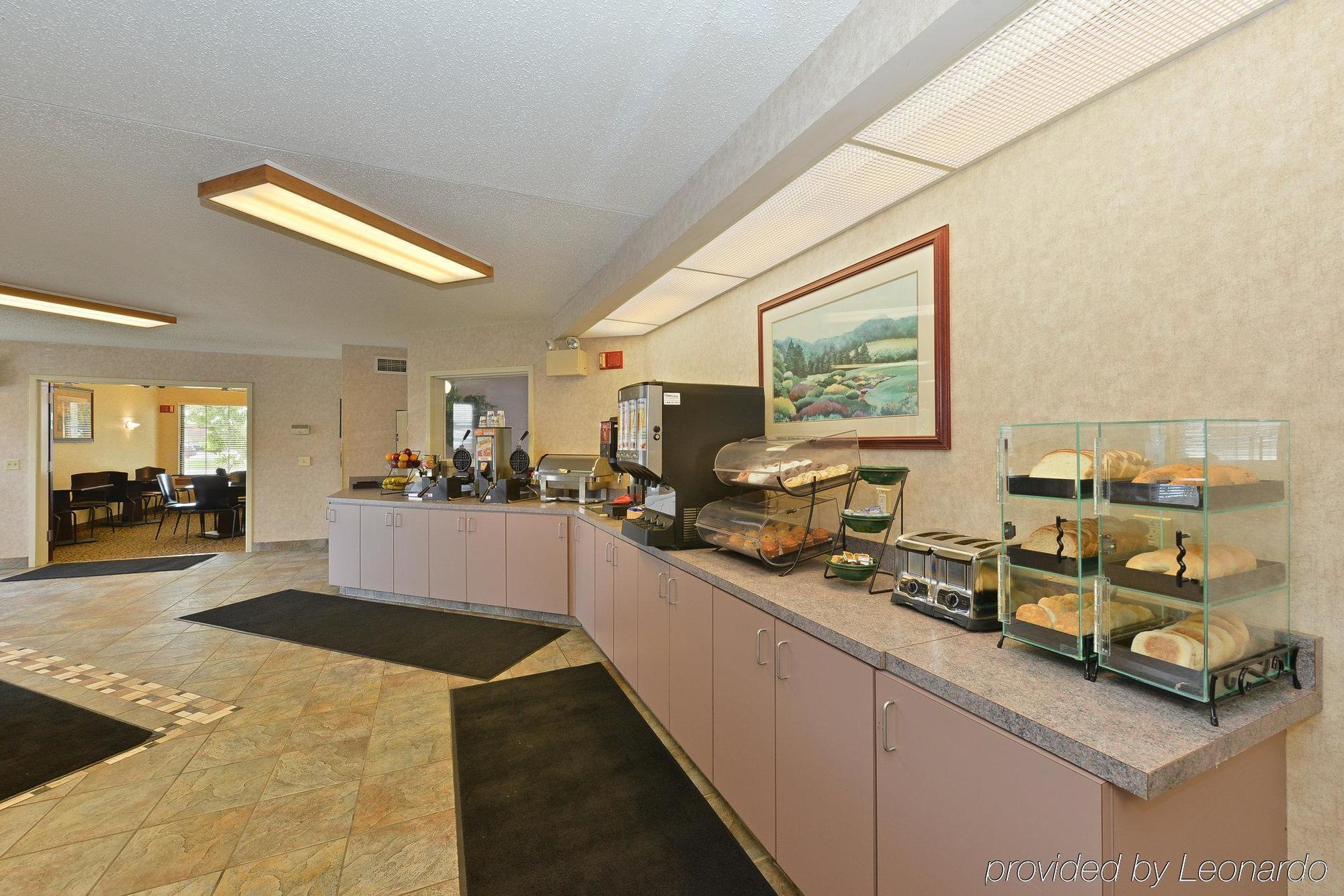 Kelly Inn 13Th Avenue Фарго Экстерьер фото