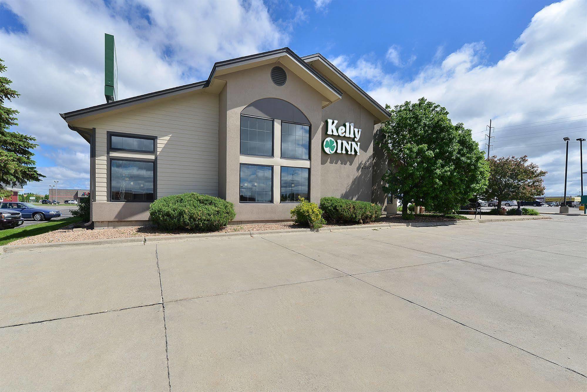 Kelly Inn 13Th Avenue Фарго Экстерьер фото