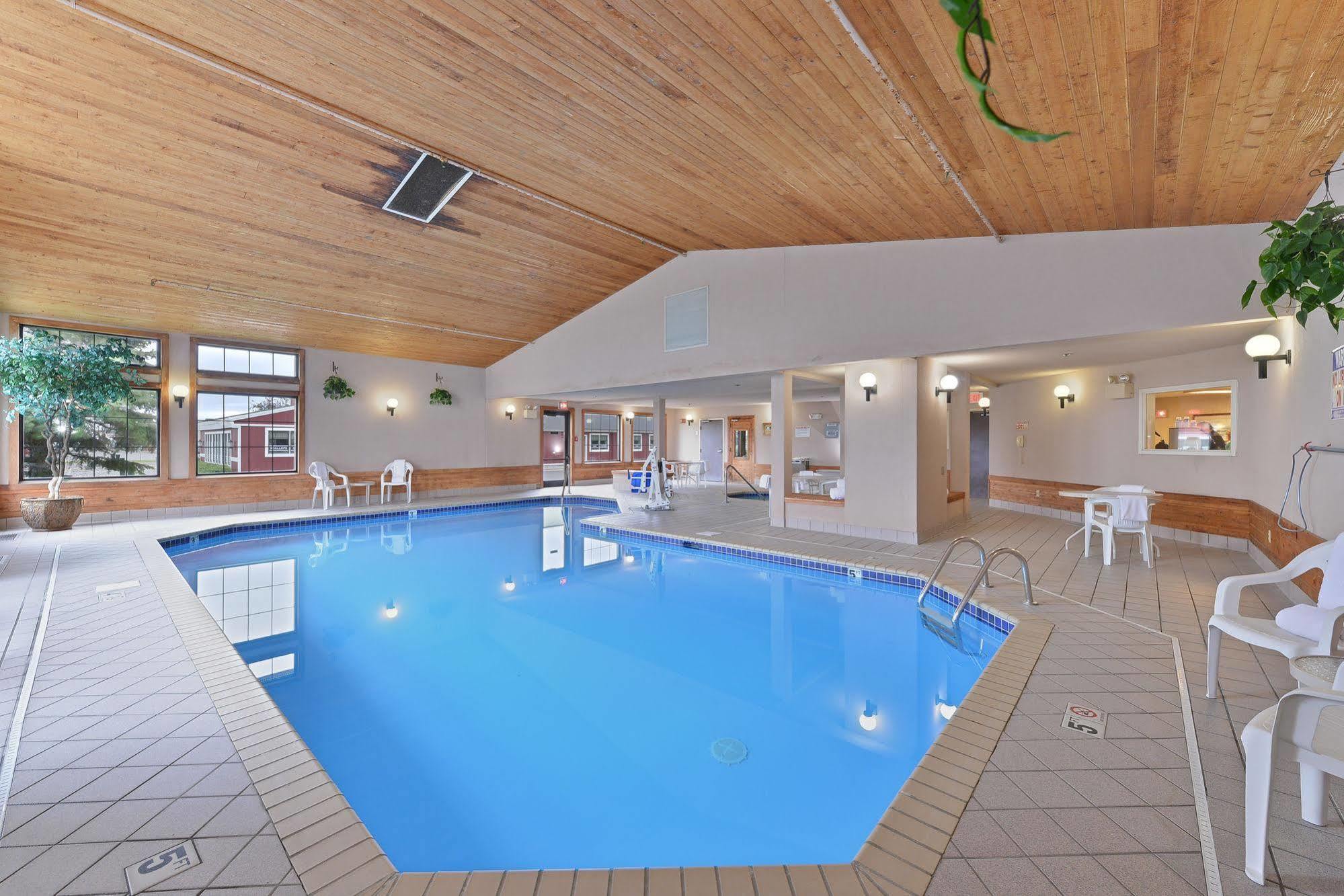 Kelly Inn 13Th Avenue Фарго Экстерьер фото