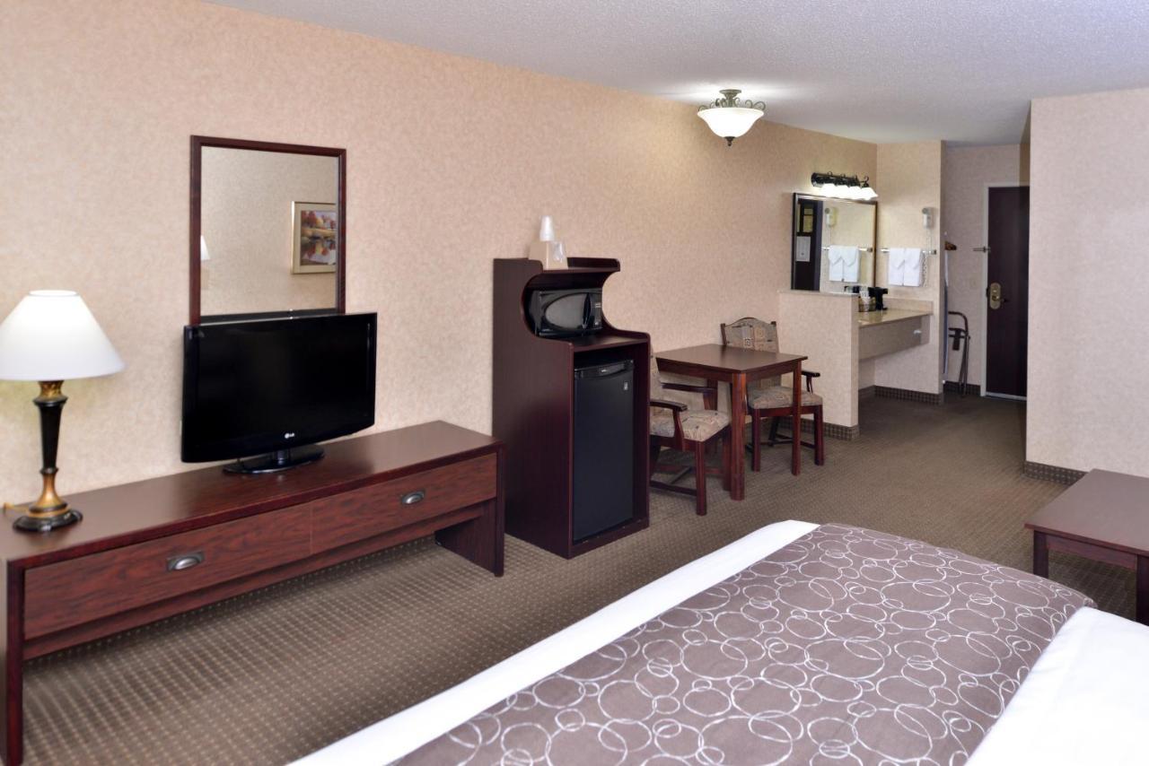 Kelly Inn 13Th Avenue Фарго Экстерьер фото