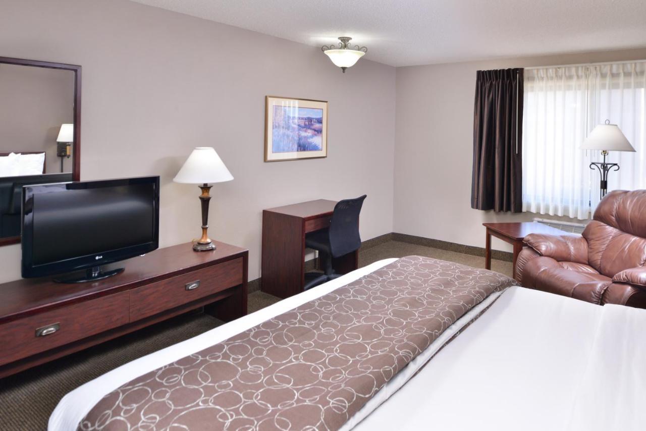 Kelly Inn 13Th Avenue Фарго Экстерьер фото